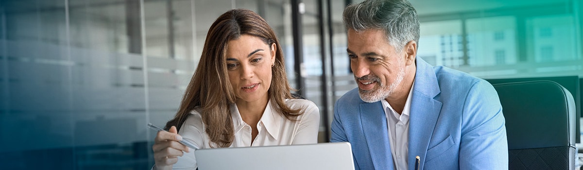 empreendedor-recebendo-treinamento